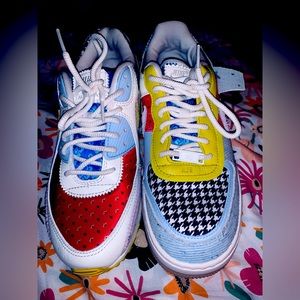 Nike MISMATCHED shoes (Read Description)